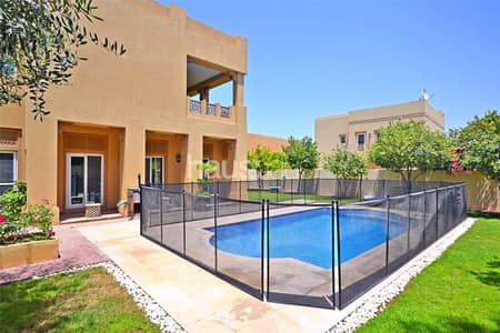 Great location | 7 bed Al Mahra | P.Pool Great location | 7 bed Al Mahra | P.Pool