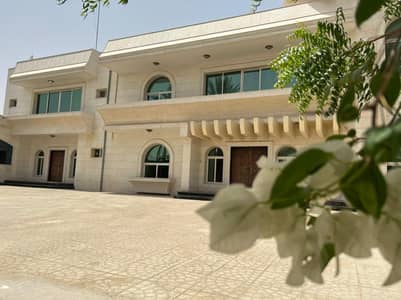 6 Bedroom Villa for Sale in Al Talae, Sharjah - For sale a luxury villa in Al Tala'a area in Sharjah,  a prime location on three main streets