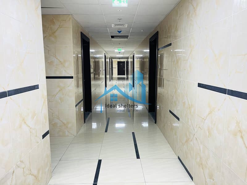 شقة في بناية صالح بن لاحج،ند الحمر 2 غرف 65000 درهم - 5813057