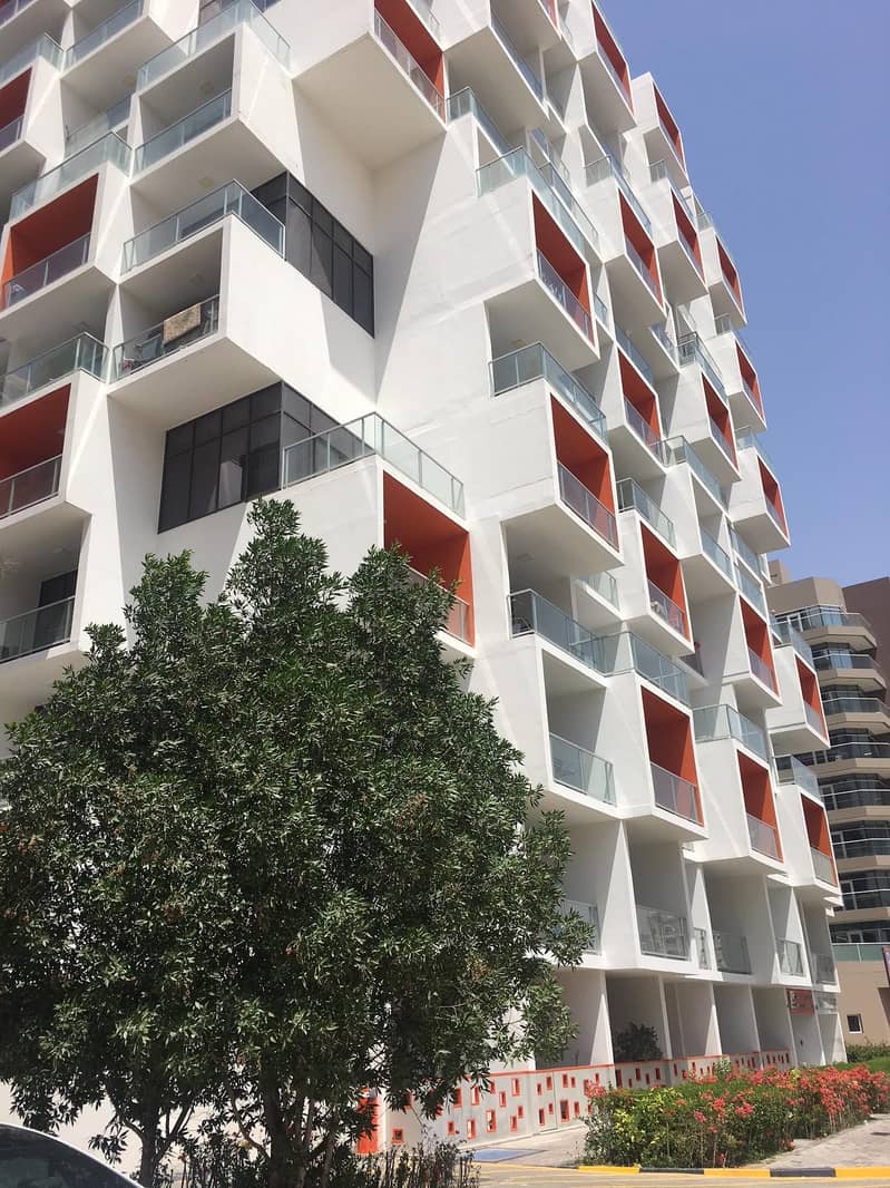 Ready to Move in 1 BHK With Huge Terrace n Open View Building Binghatti Apartments