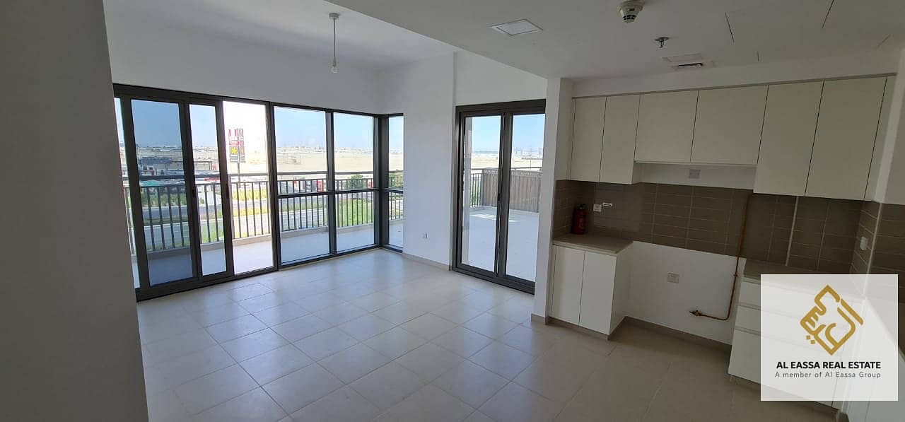 2 bedroom | Pool access and street view| Massive terrace