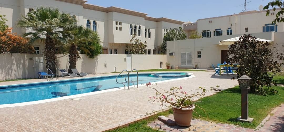 FULLY RENOVATED VILLA WITH PRIVATE GARDEN TENNIS COURT AND POOL