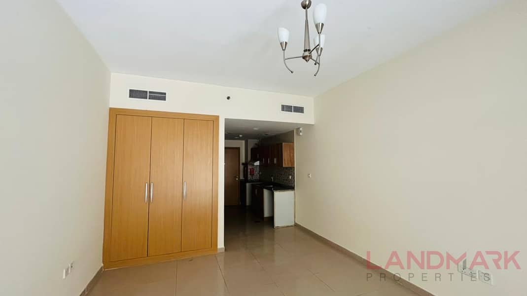 Studio Unit For Rent with Huge Terrace in JVC