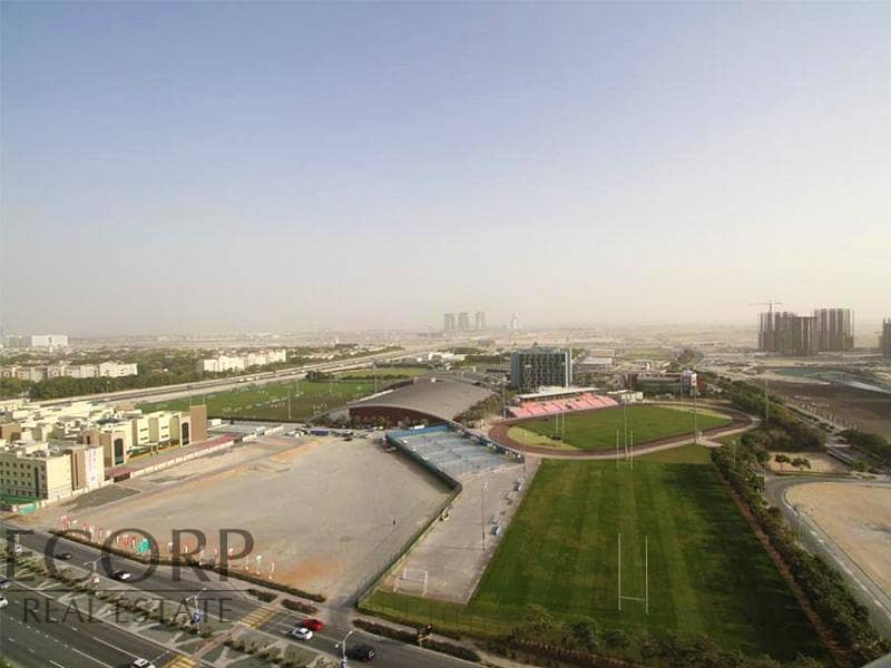 شقة في المساكن الحمراء،مدينة دبي الرياضية 2 غرف 700000 درهم - 5941649