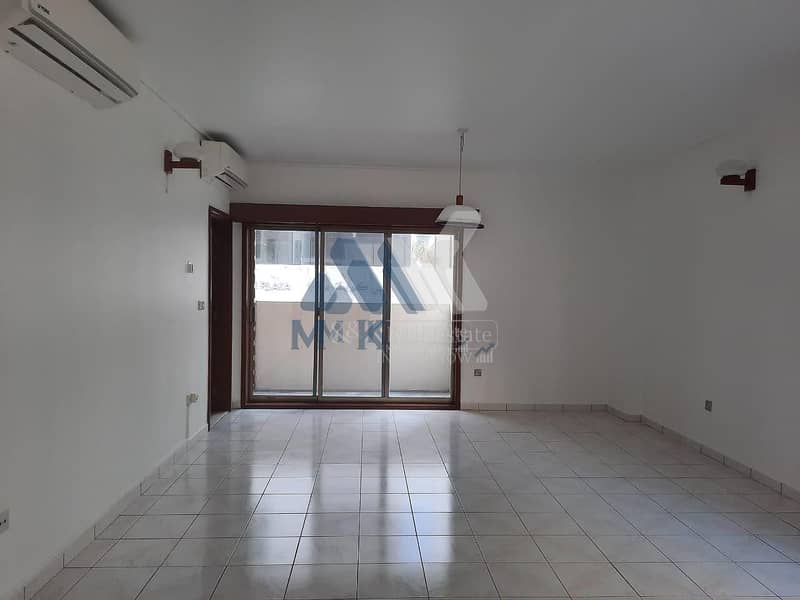 Spacious 3 BR | Well Maintained | 5 Min To Metro