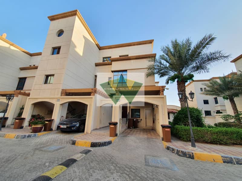 Free Commission In Community 3 Bedroom Villa With Maid\'s Room Close To Khalifa Park