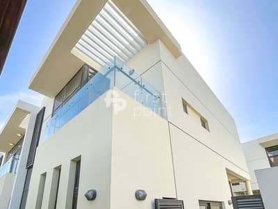 3 Bedroom Villa for Rent in DAMAC Hills, Dubai - Garden View | Vacant | Luminous and Spacious