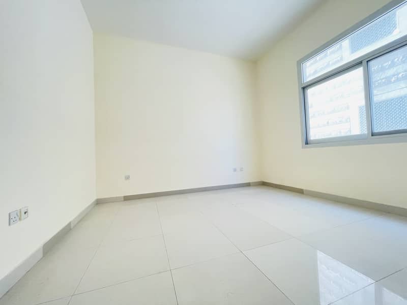 Квартира в Аль Мурор, 3 cпальни, 70000 AED - 5947528