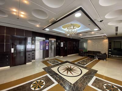 شقة 1 غرفة نوم للايجار في بر دبي، دبي - شقة في مبنى افنان المنخول بر دبي 1 غرف 50000 درهم - 5948902
