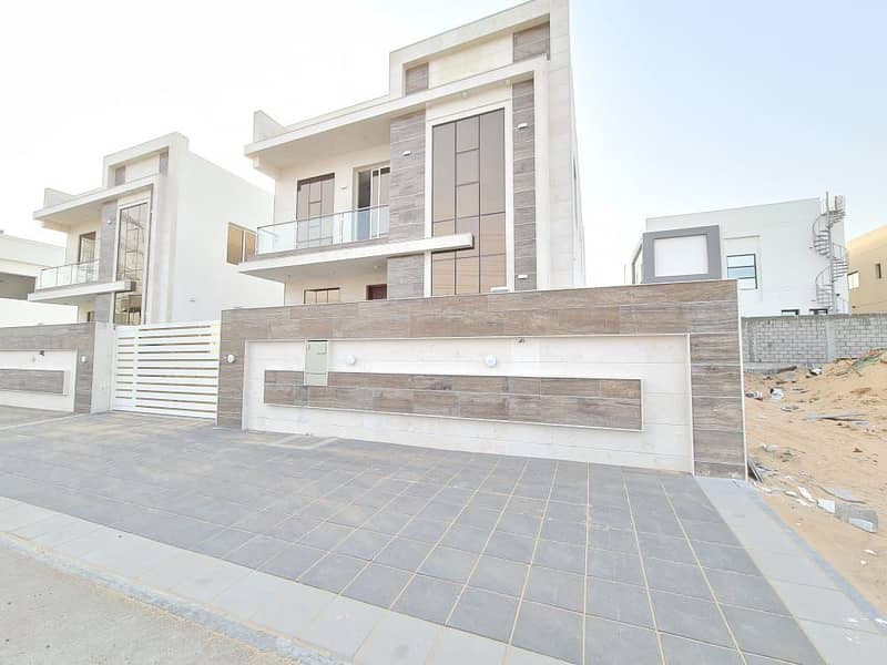 Modern villa with very luxurious finishes, excellent location, freehold for all nationalities for life, and we have all bank facilities without down p