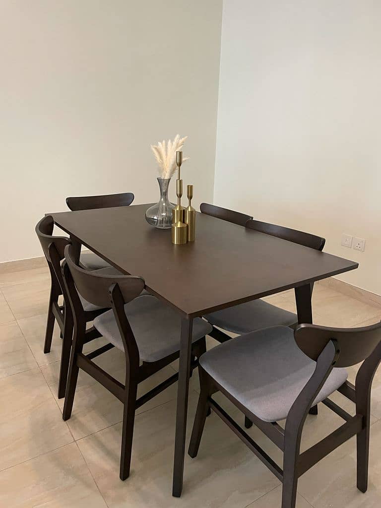 5 Dining Table