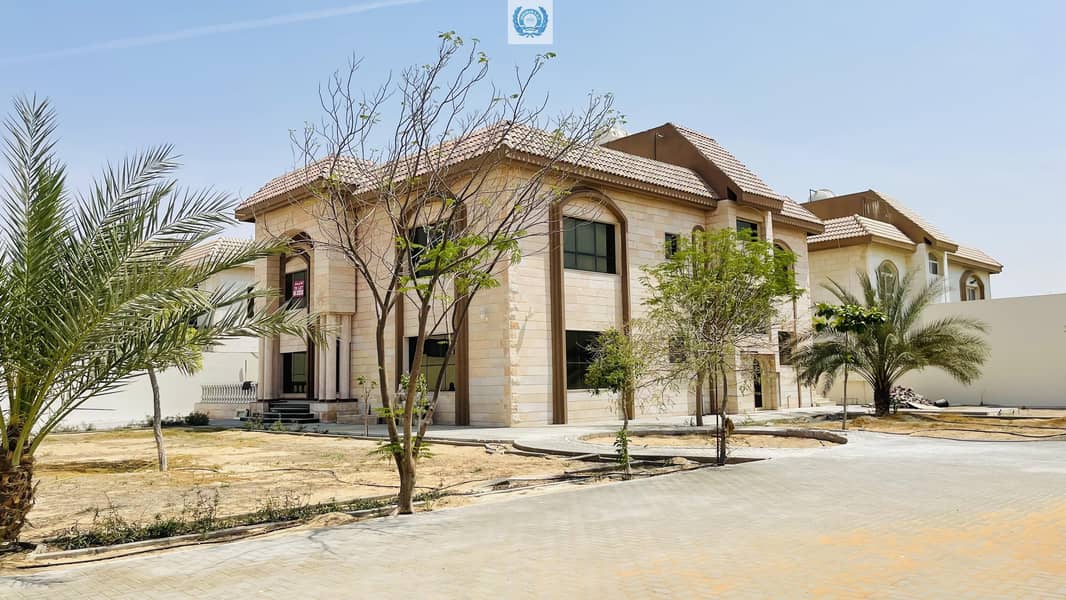 Luxury 6BHK Villa With Huge Garden  In Sharjah