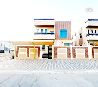 5 Bedroom Villa for Sale in Al Yasmeen, Ajman - Sophisticated Arabic design, a very large area in front of the villa, personal finishing - a great location directly on the street