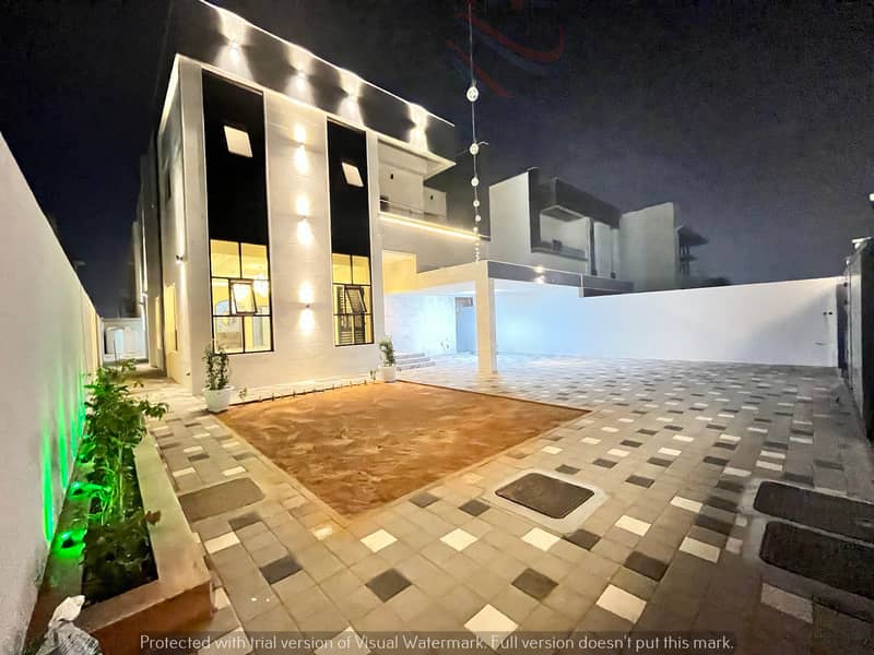 The location of the villa on Qar Street, an upscale area, a luxurious villa, the splendor of finishes, an area of 5000 feet, at a negotiable price for