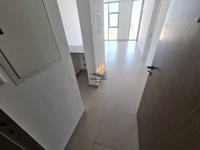 2 Bedroom Apartment for Rent in Dubai South, Dubai - REDUCE RENT, 2 BHK + MAID|MID/HIGH FLOOR|LARGE SIZE| FRONT SIDE A1 BUILDING|NEAR BUS STOP.