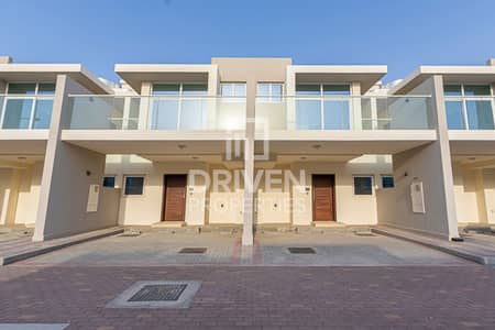 3 Bedroom Villa for Rent in DAMAC Hills 2 (Akoya by DAMAC), Dubai - Well Managed | Ready to Move In | Large