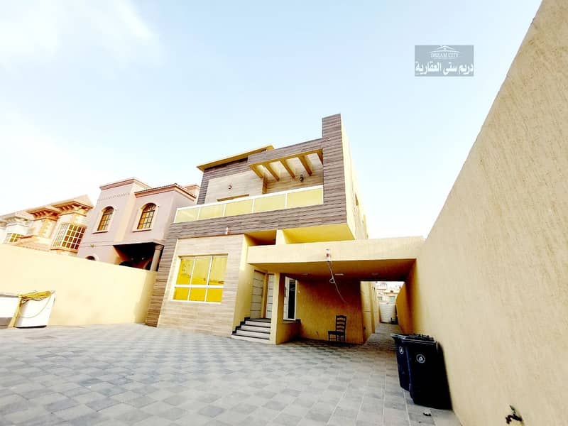For rent a large villa area of ​​5000 feet, personal finishing, super maintenance, on the owner