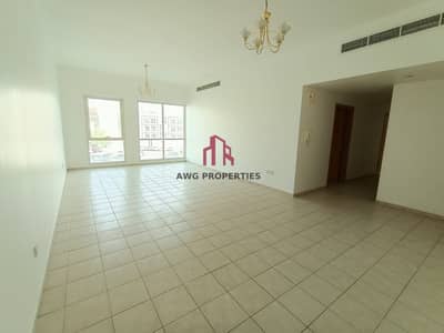 شقة 3 غرف نوم للايجار في الكرامة، دبي - شقة في بناية أم هرير الكرامة 3 غرف 89999 درهم - 5859986