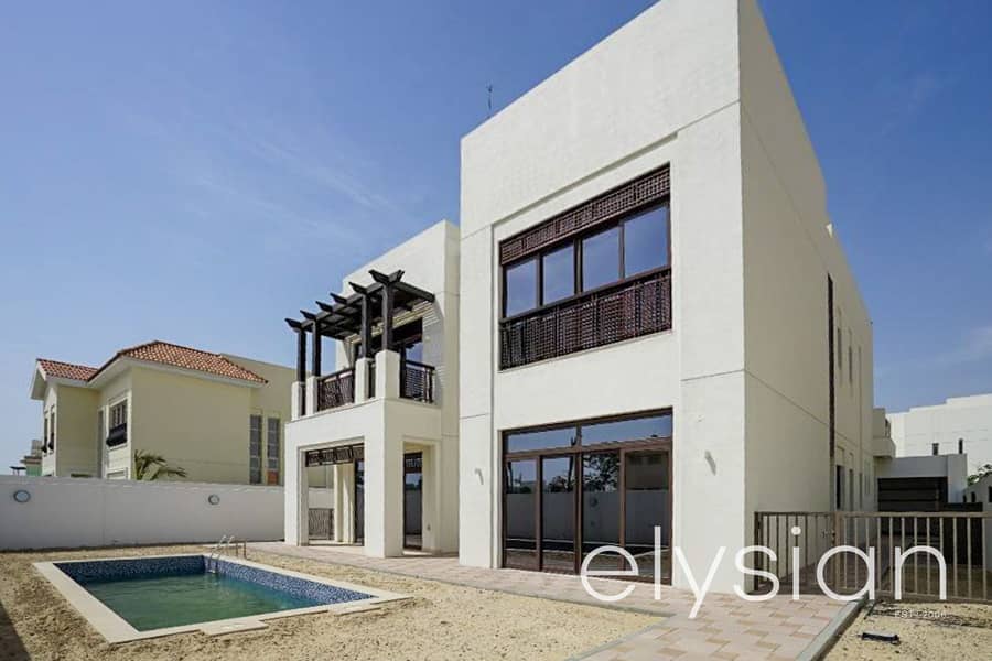 Contemporary 4 Bed | Corner Unit | Private Pool