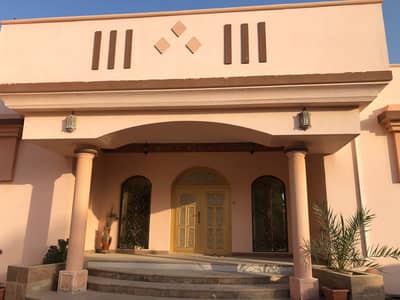 For rent villa in Al Ramaqia / Sharjah