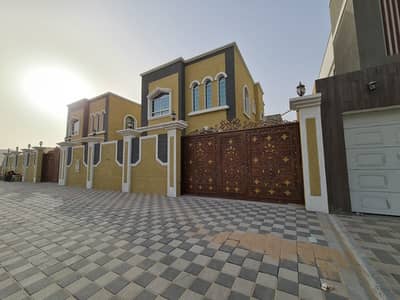 5 Bedroom Villa for Sale in Al Yasmeen, Ajman - Modern villa with very luxurious finishes, excellent location, freehold for all nationalities for life, and we have all bank facilities without down p