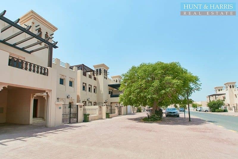 Upgraded Townhouse with a Maid's Room and Golf View