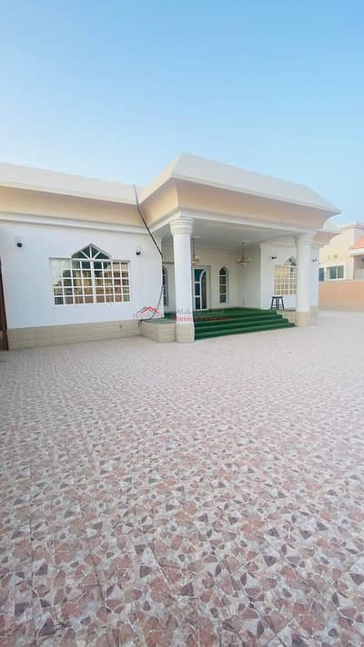 4 Bedroom Villa for Rent in Mirdif, Dubai - Fully independent 4 Bedroom with maidsroom and driver room