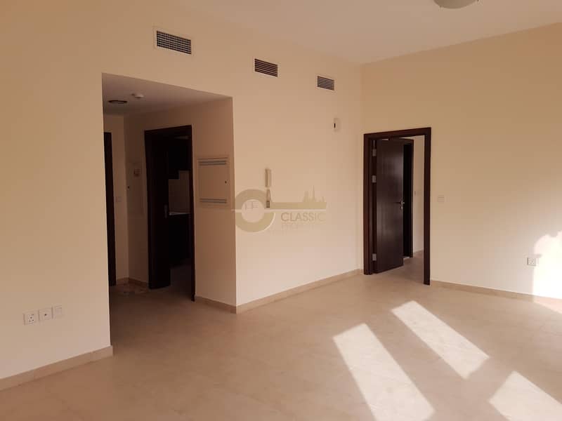 Pool View| Closed kitchen| Large Balcony| Thamam