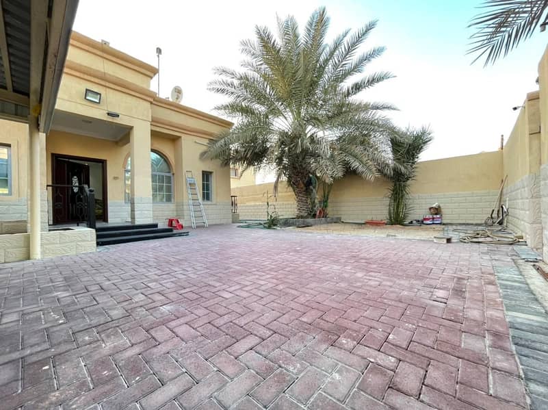 Villa for sale in Al Rawda 1 ground floor Very good, close to the main street