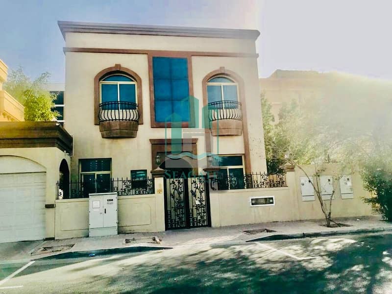 Spacious 4 br plus maid independant  villa with private garden in Al Barsha 1