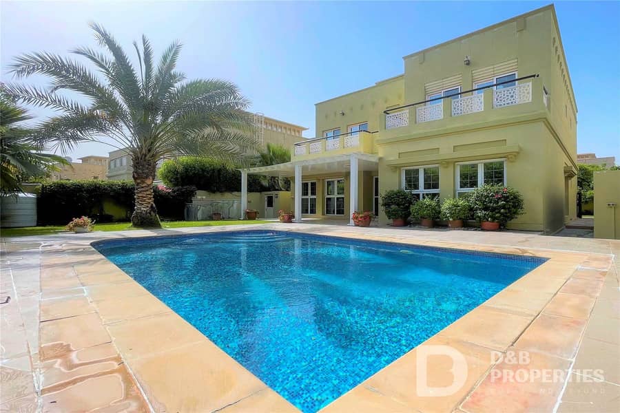 Private Pool | Great layout | Vacant on Transfer