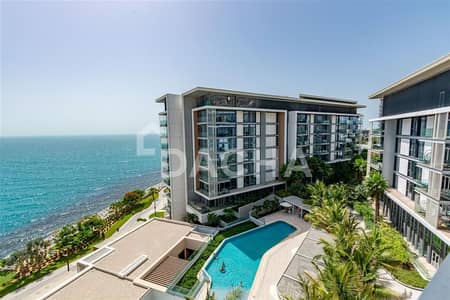 3 Bedroom Apartment for Sale in Bluewaters Island, Dubai - Top Floor / Exclusive / Sea View