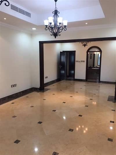 5 Bedroom Villa for Sale in Bur Dubai, Dubai - Mankhool - 5 B/R + Maids + Driver Room + Parking | Indusial Villa | Best Location - In Bur Dubai | V