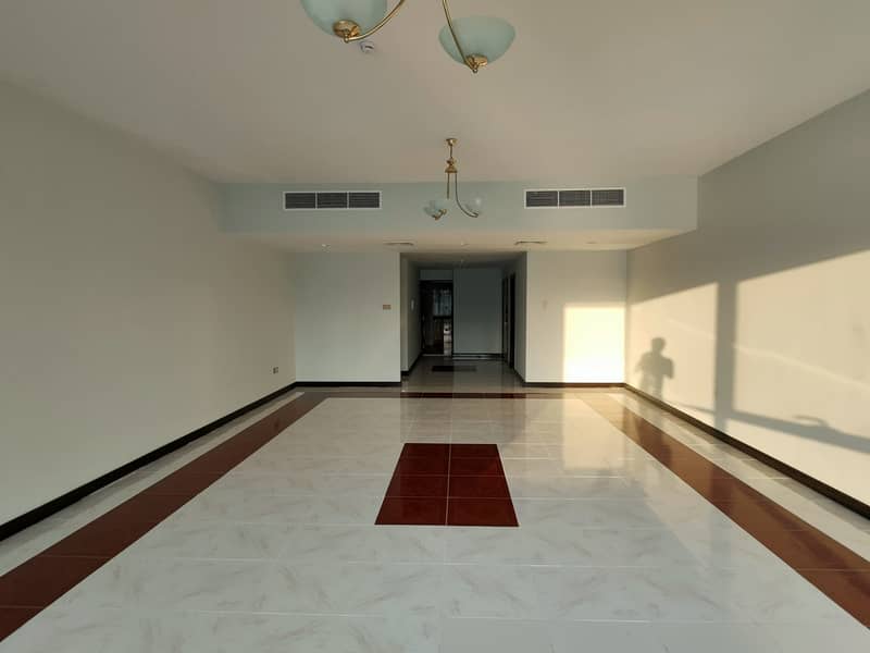 Квартира в Аль Маджаз, 4 cпальни, 70000 AED - 5968838