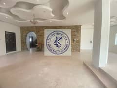 Kinan real estate brokerage offers you Villa in Al Warqa\'a Al-Seconah, two floors, four master rooms, very close to all