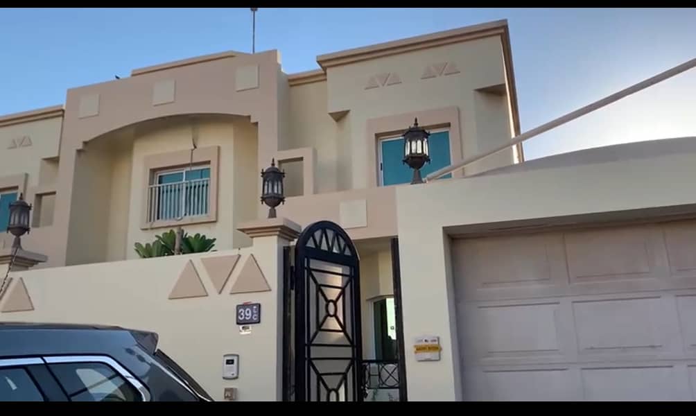 For sale a complex of villas in Mirdif