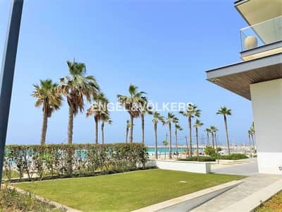 4 Bedroom Townhouse for Sale in Pearl Jumeirah, Dubai - Rare Beachfront Home | Private Beach | Sea View