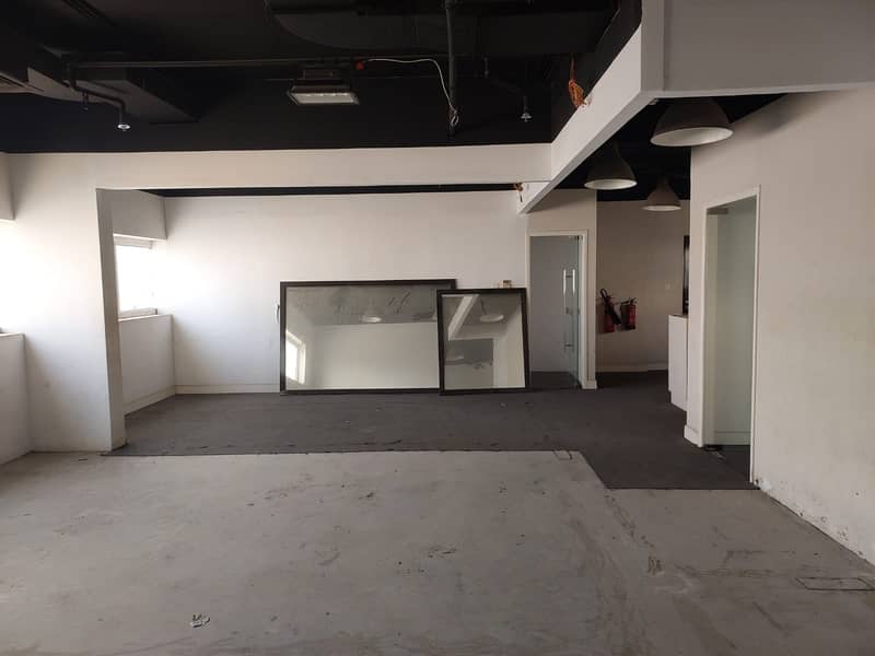 OFFICE FOR RENT AL QUOS - SIZE 1010 SQ FT AED: 42K.