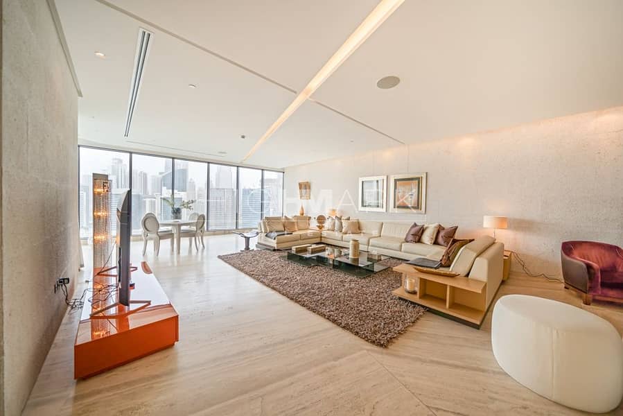 Luxurious 1 Bedroom Penthouse| Stylishly Furnished