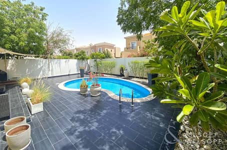 Exclusive | 3Bed | Upgraded | Private Pool
