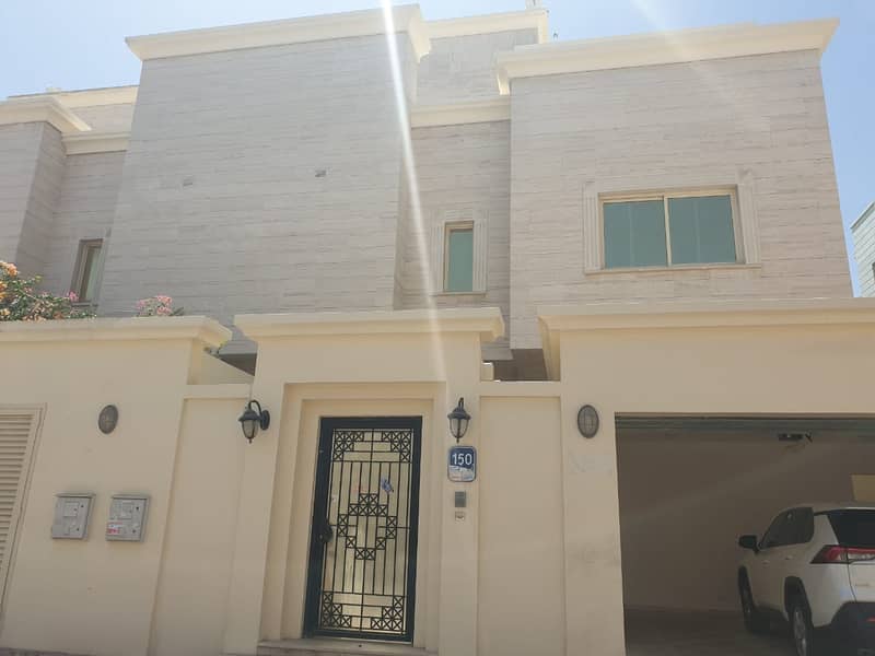 Fully Renovated Beautiful Villa With Maid Room!!!