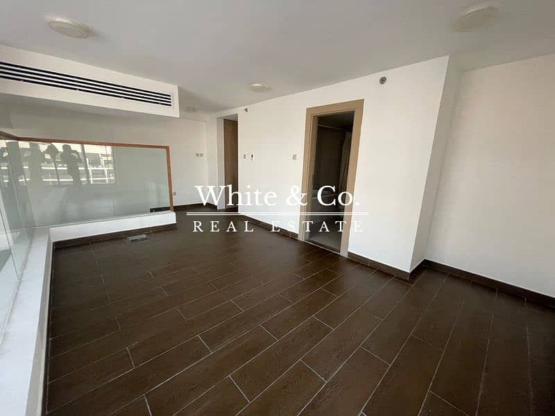 1 bed Duplex | Massive Terrace | Ready to Move | Well Maintained