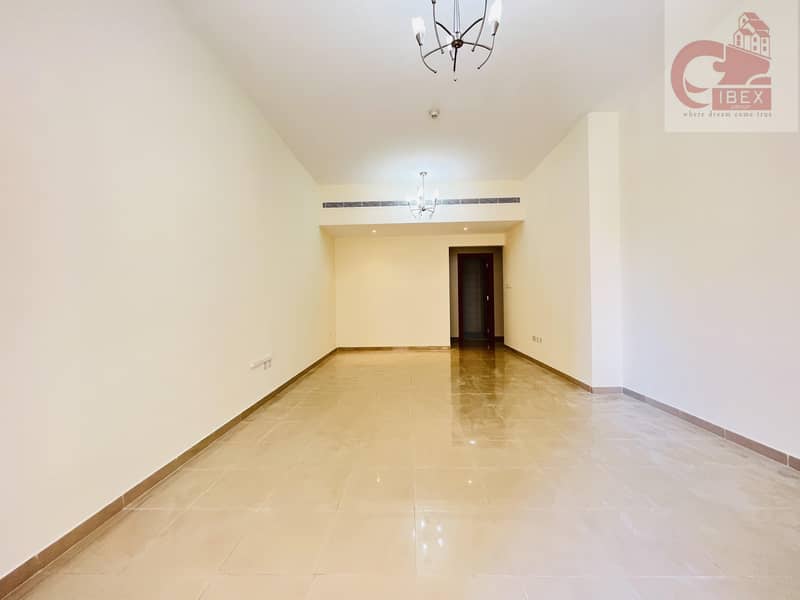 Chiller free Both Masters all amenities close to metro bus stop now in 46k