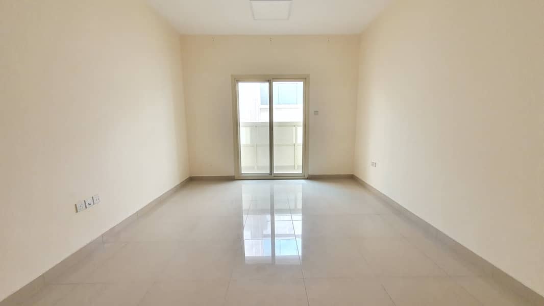Hot offer! Spacious 1bhk in national paint Muwaileh sharjah area rent 26k in 4/6 Cheque payment