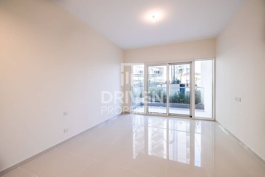 Brand New Studio Apartment and Pool View