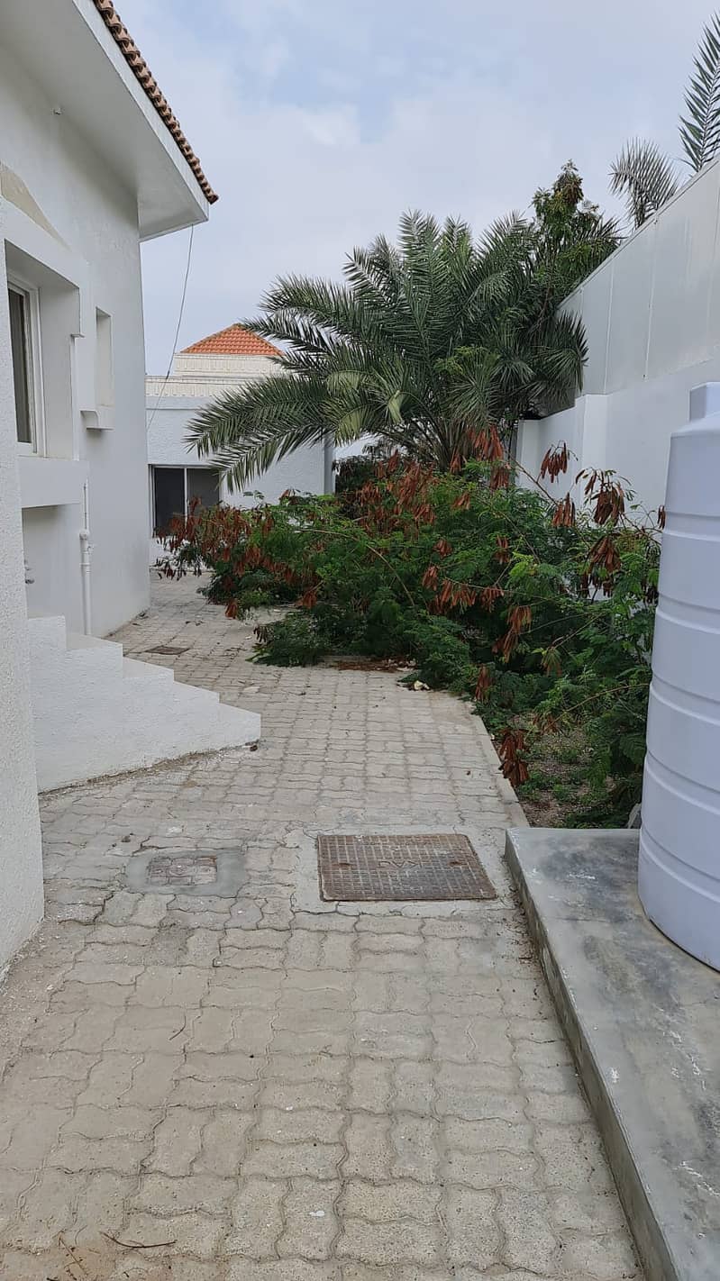 Villa for sale in shrjah - Al Azrah area