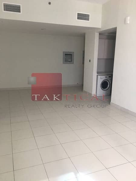 Brand New Luxurious 3 Bed APT in Glitz 1