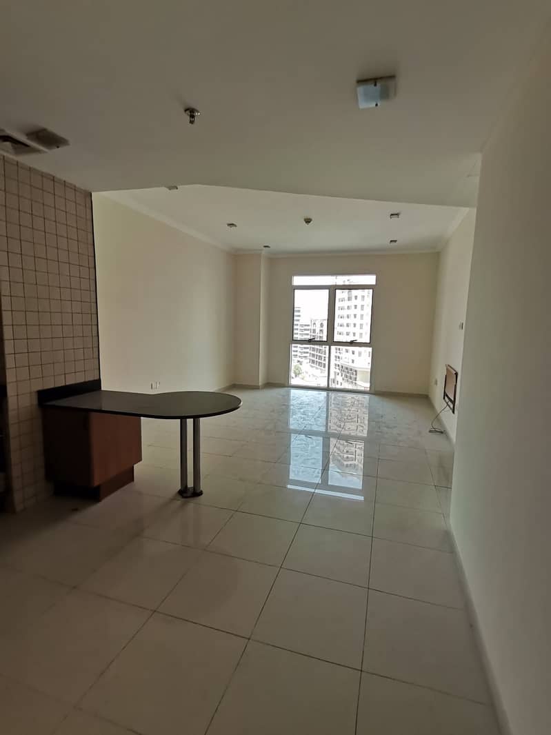 Spacious Bright 1BHK / 750 Sq . Ft / Only 400 K