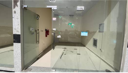 Shop for Rent in Muwaileh, Sharjah - BRAND NEW SINGLE DOOR SHOP AVAILABLE IN MUWEILAH AREA NEAR FAMILY SUPERMARKET