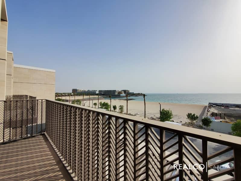 Luxury Beachfront Villa on Jumeirah Bay Island